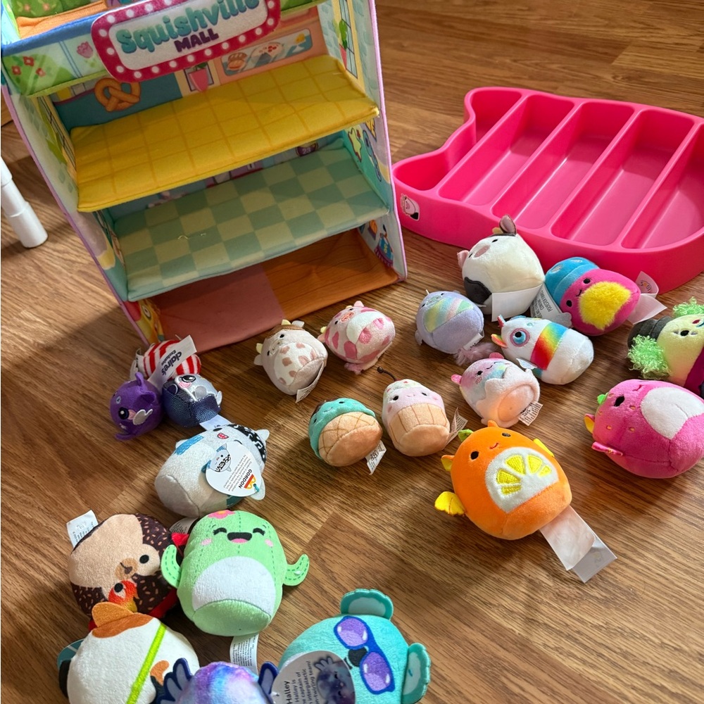 Squishmallows Mini Plush Set with Play Mall - Multicolor